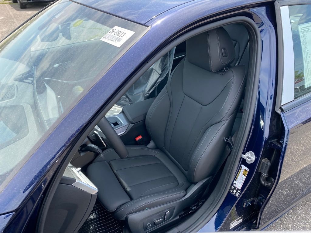 New 2026 Tanzanite Blue II Metallic BMW 330i xDrive image 11