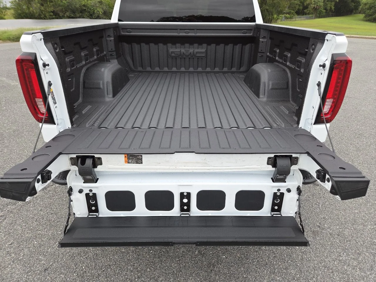 New 2026 Summit White GMC SLT image 20