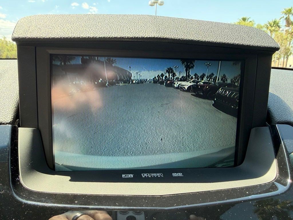 Used 2014 RADIANT SILVER METALLIC Cadillac Base image 16