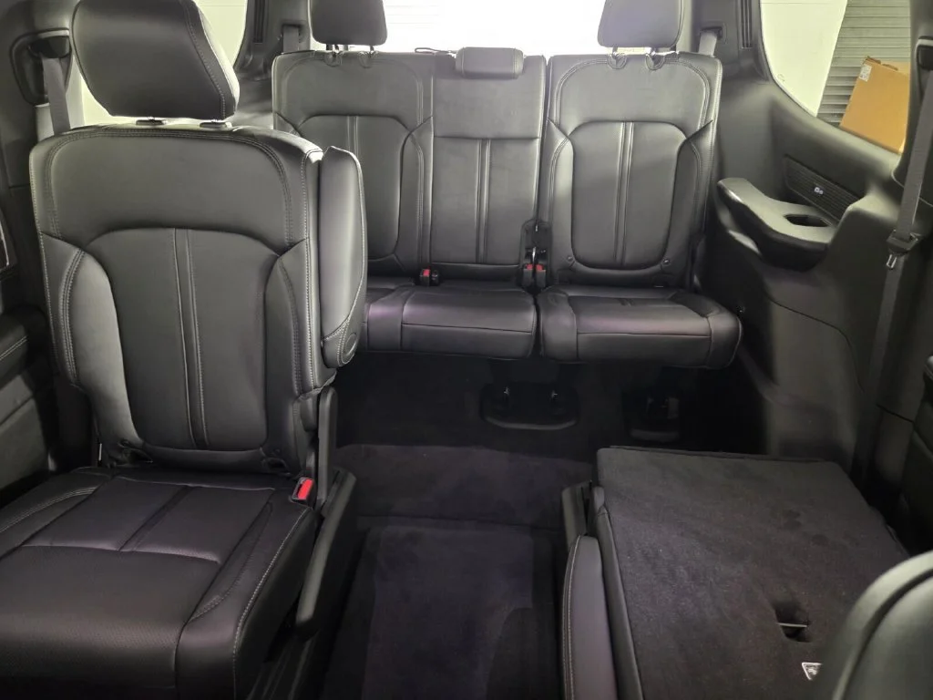 New 2026 Bright White Clear-Coat Exterior Paint Jeep  image 17