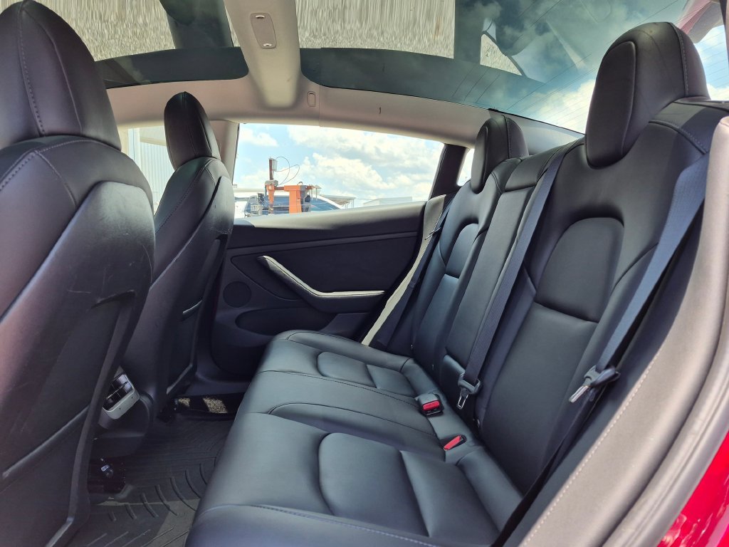 Used 2022 Red Tesla Long Range image 28