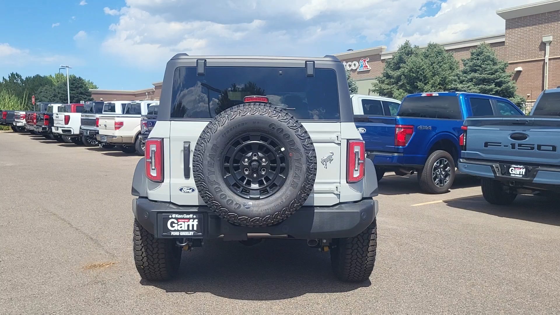 New 2026 Avalanche Gray Ford Outer Banks image 25