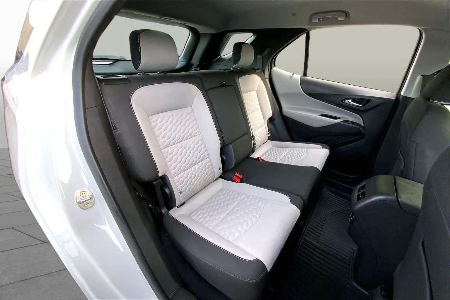 Used 2020 Summit White Chevrolet LS image 20