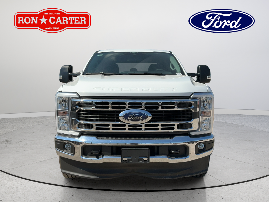 New 2026 Oxford White Ford XLT image 2