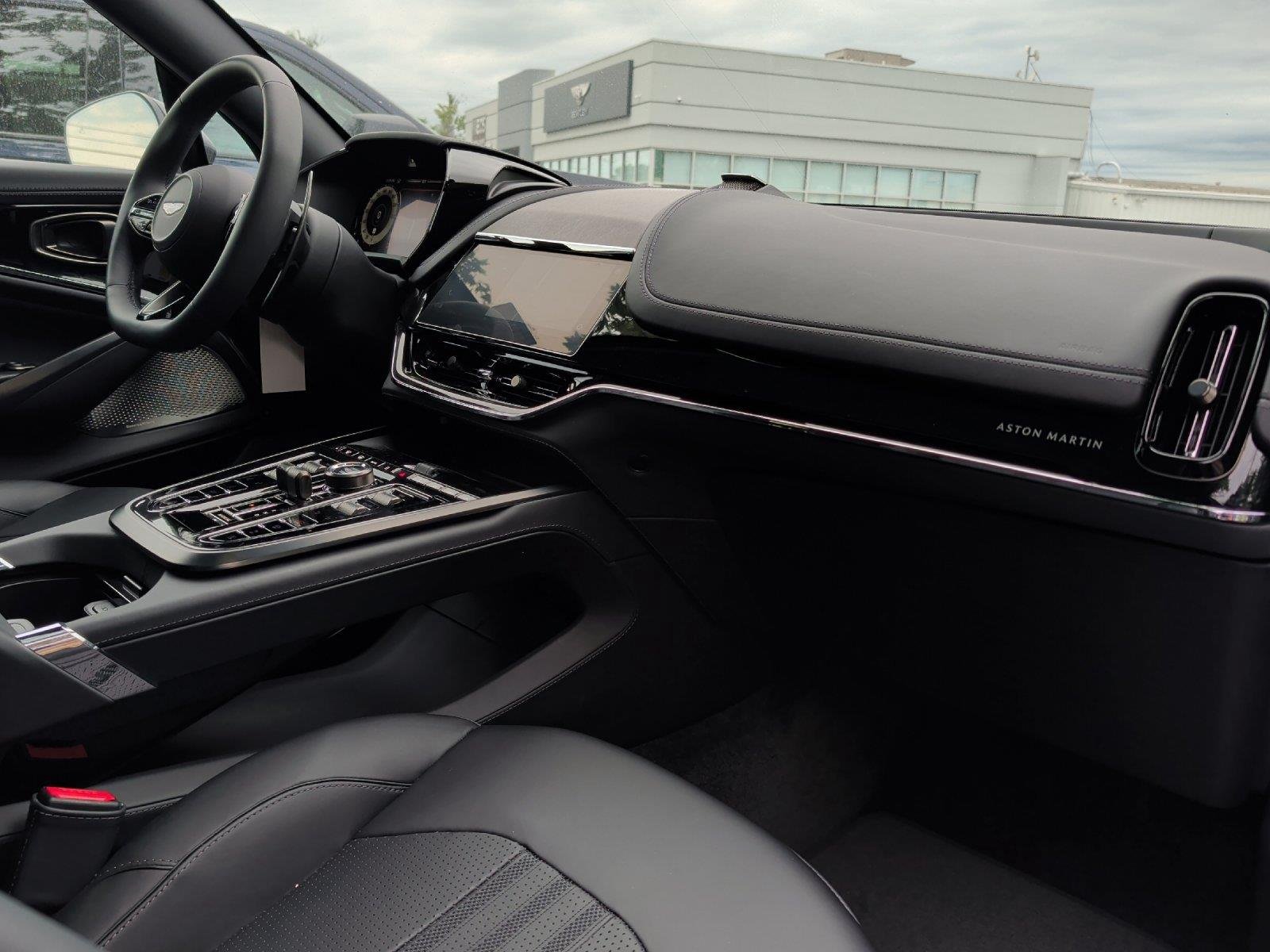 2025 Aston Martin DBX 707 - Photo 40