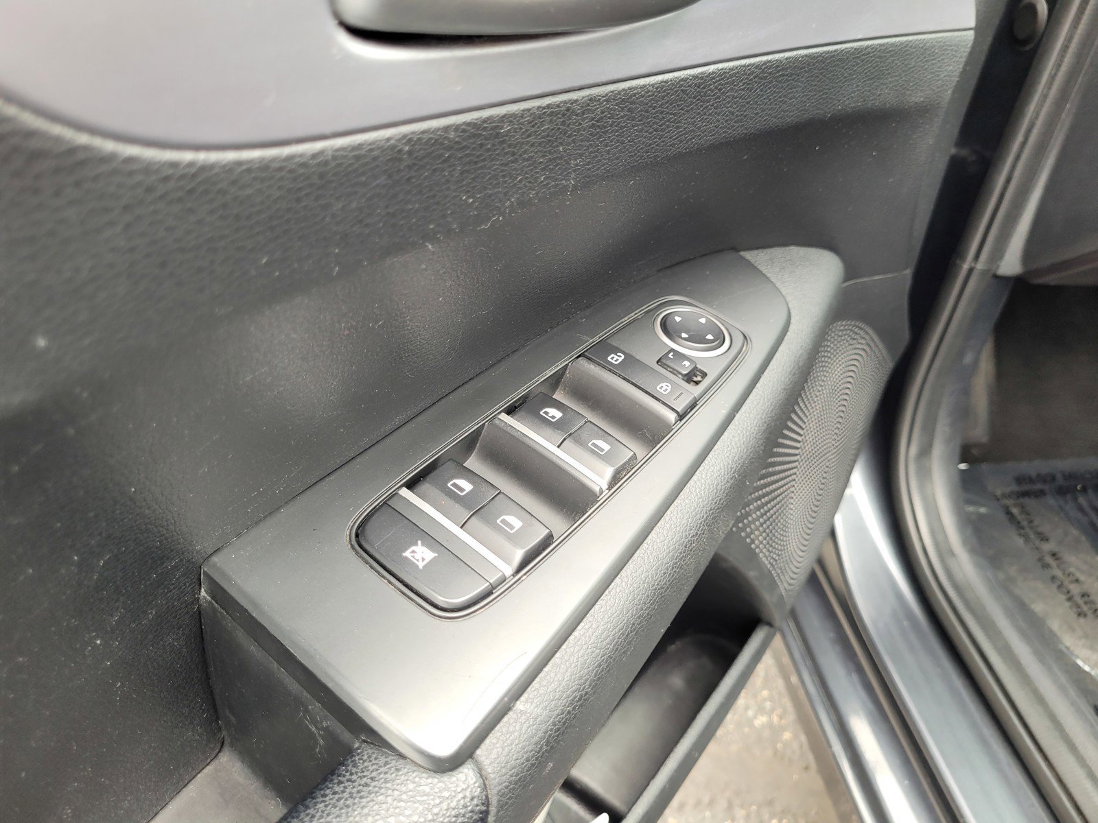 Used 2022 Gray Kia LXS image 26