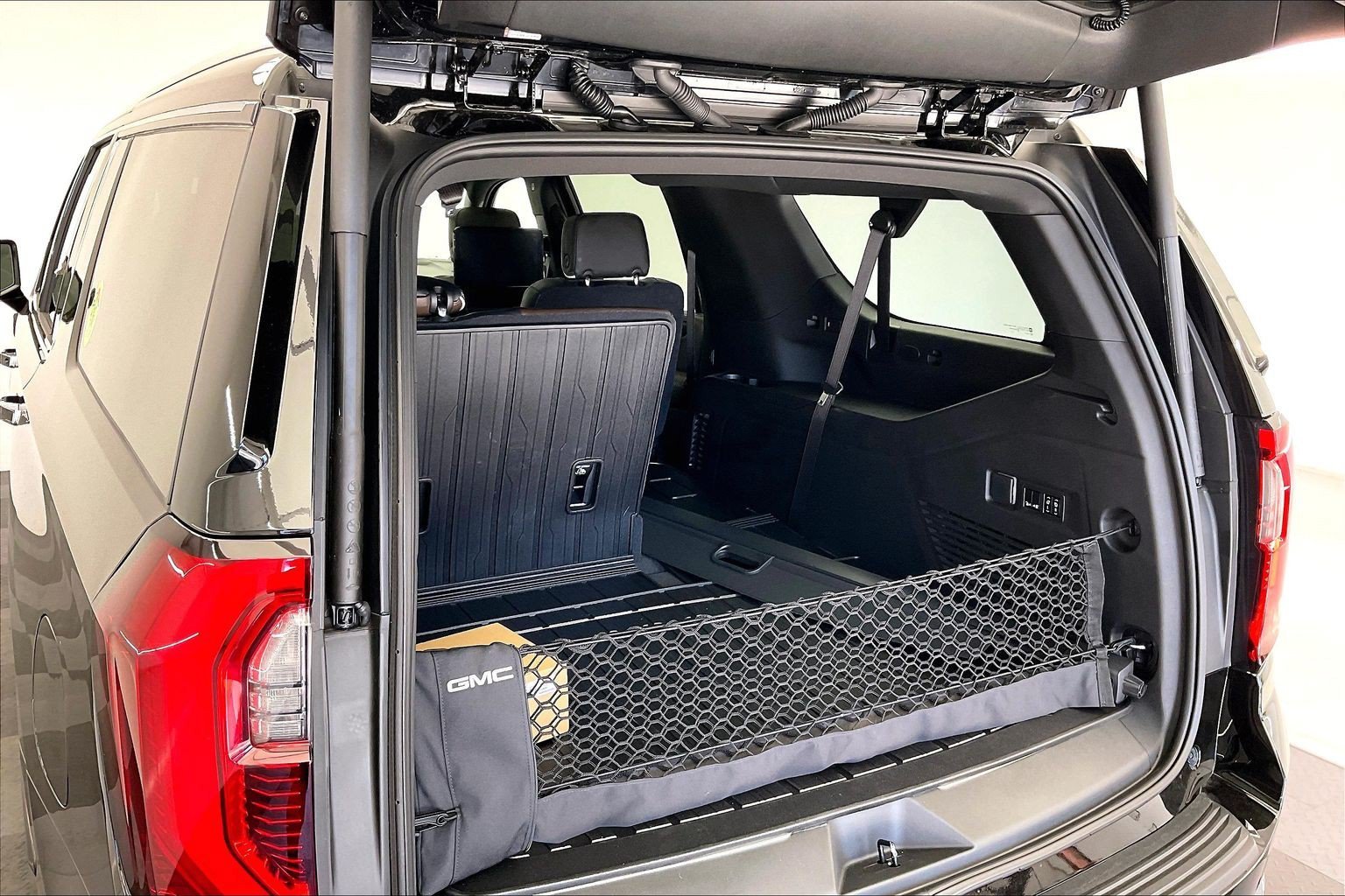 2026 GMC Yukon XL Denali Ultimate - Photo 11