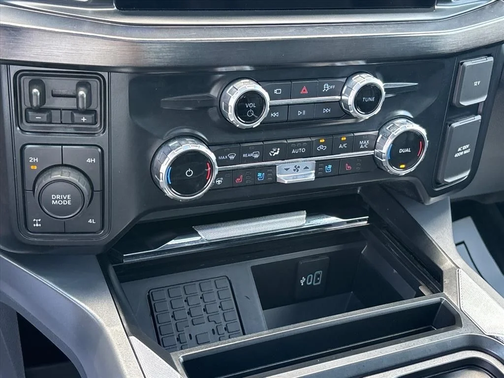 Used 2025 Black Ford Lariat image 36