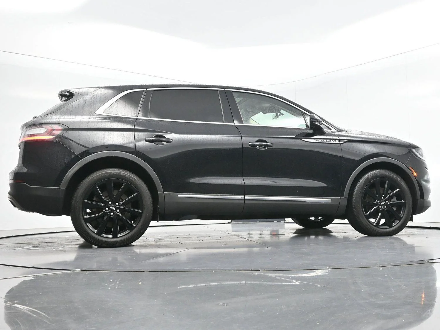 Used 2022 Infinite Black Lincoln Reserve image 48