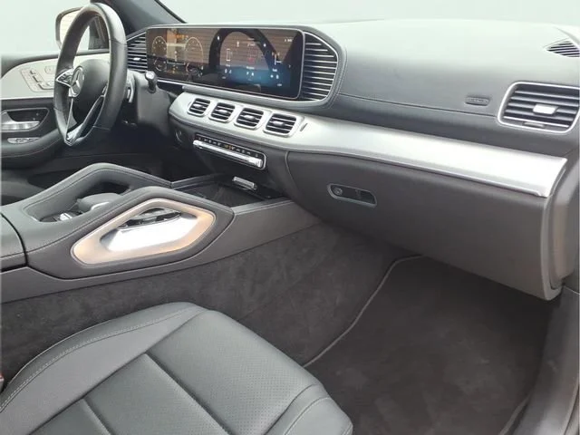 Used 2025  Mercedes-Benz GLS 450 image 26