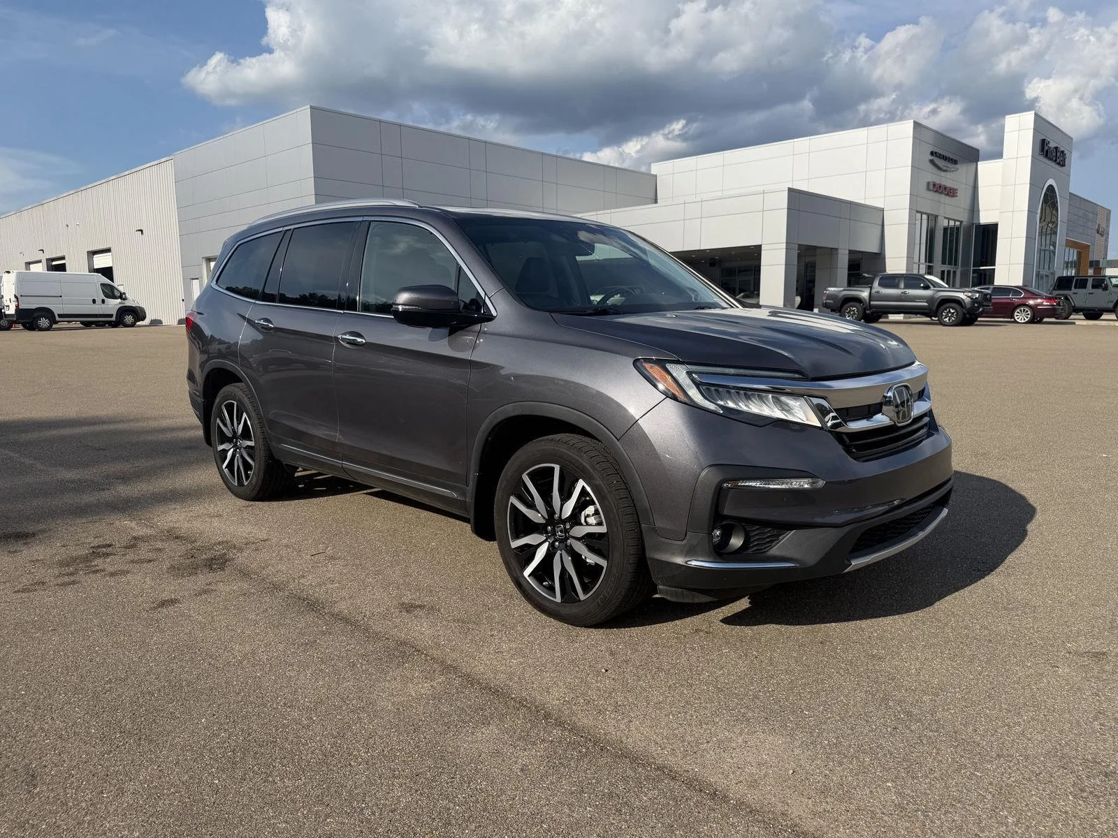 Used 2022 Modern Steel Metallic Honda Elite image 3