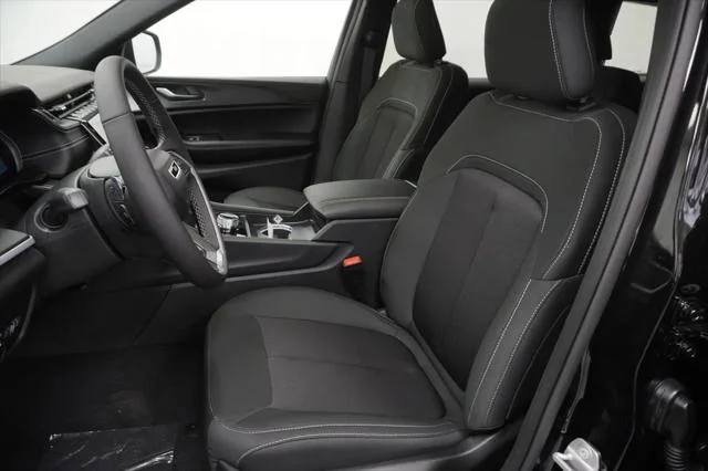 New 2026 Diamond Black Crystal Pearl-Coat Exterior Paint Jeep Laredo X image 15