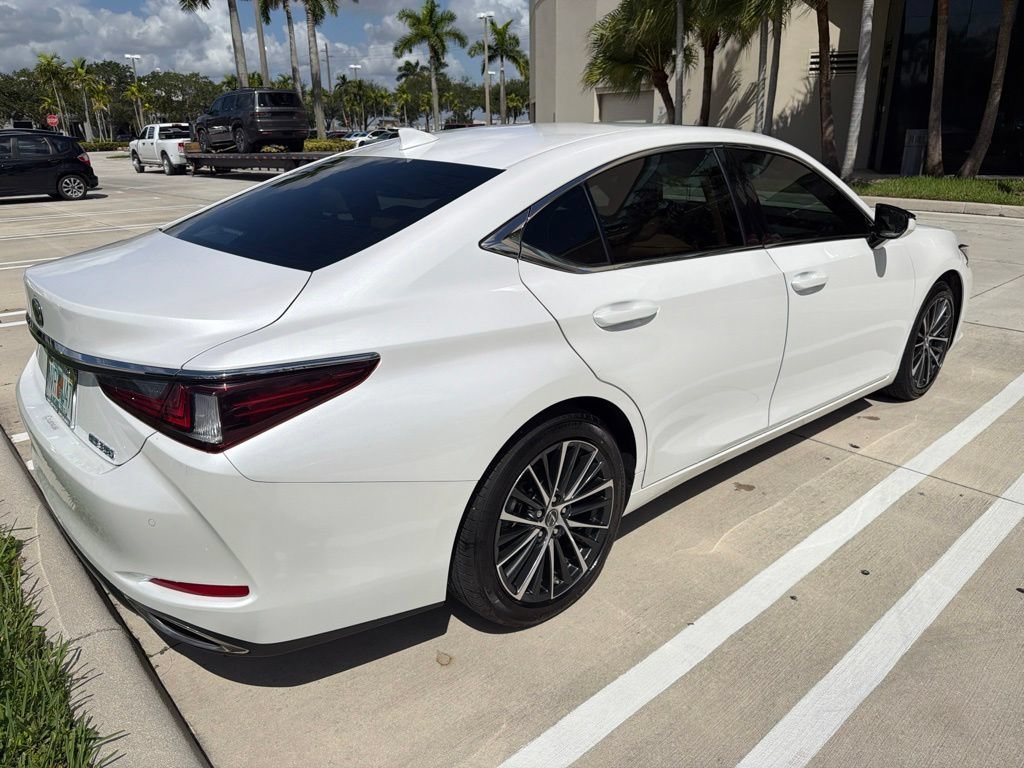 Used 2025 White Lexus ES 350 image 11