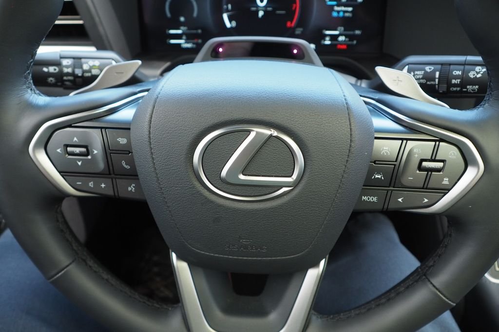 Used 2025 Silver Lexus 550 Luxury+ image 34