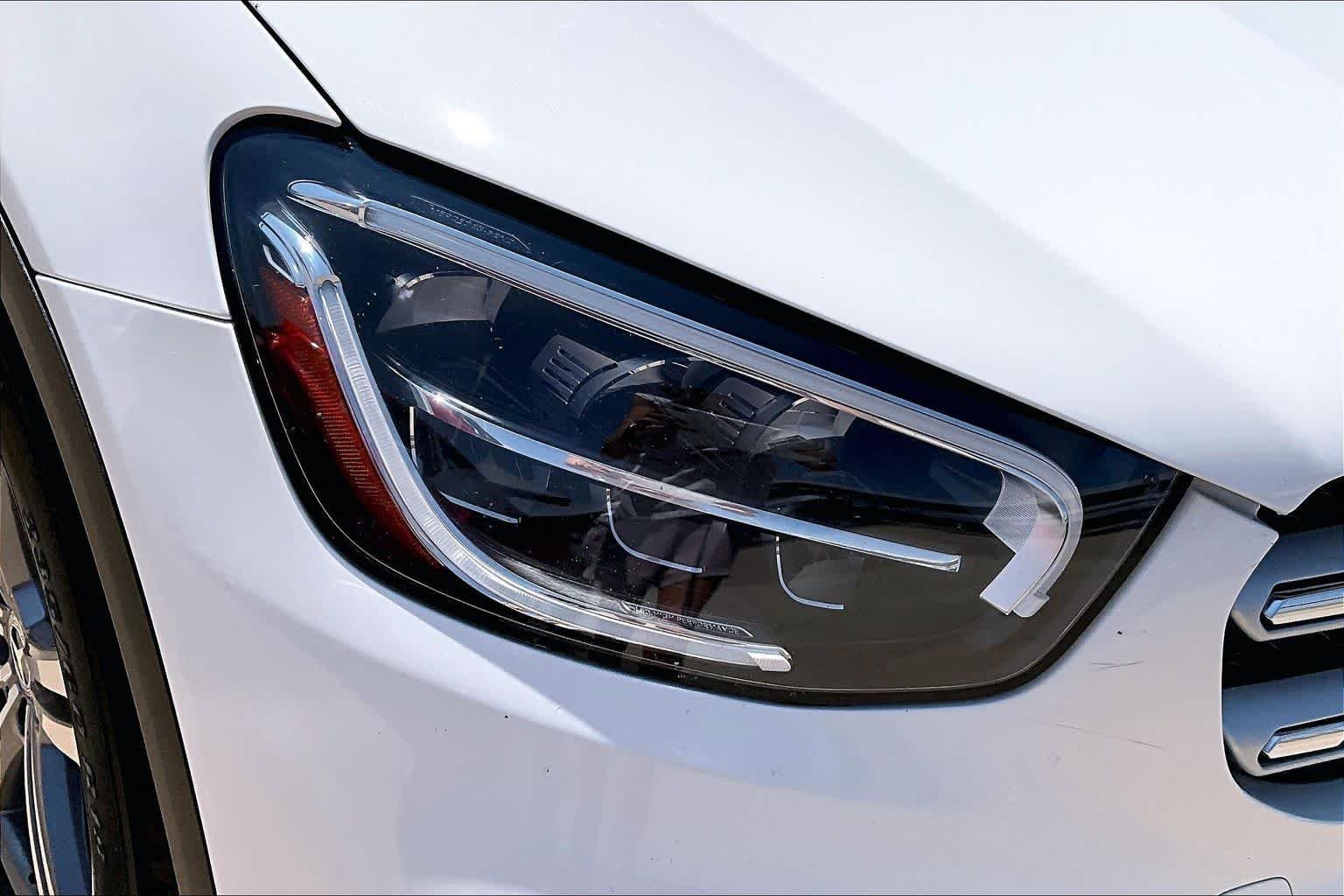 Used 2022 Polar White Mercedes-Benz GLC 300 image 26