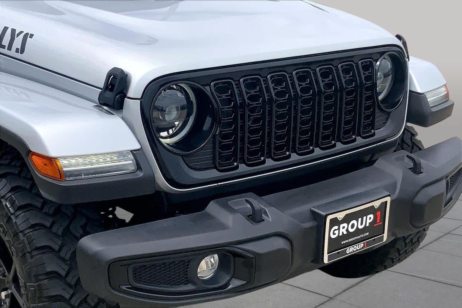 Used 2024 Silver Zynith Clearcoat Jeep Willys image 45