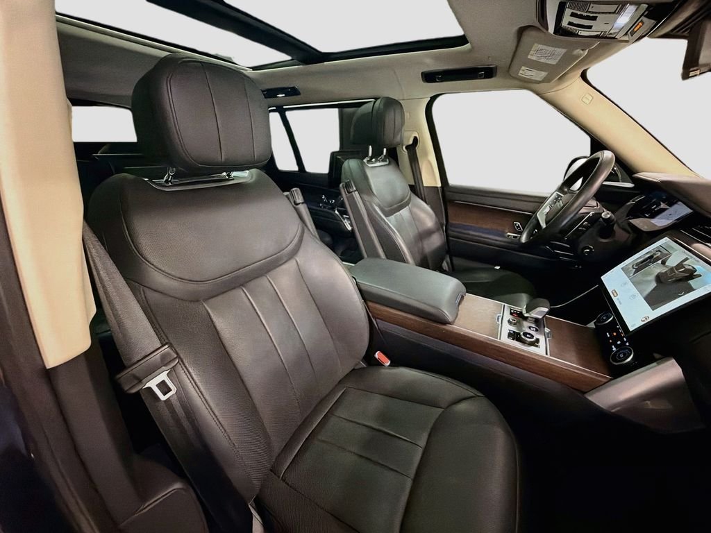 Used 2023 Carpathian Grey Premium Metallic Land Rover Autobiography image 30