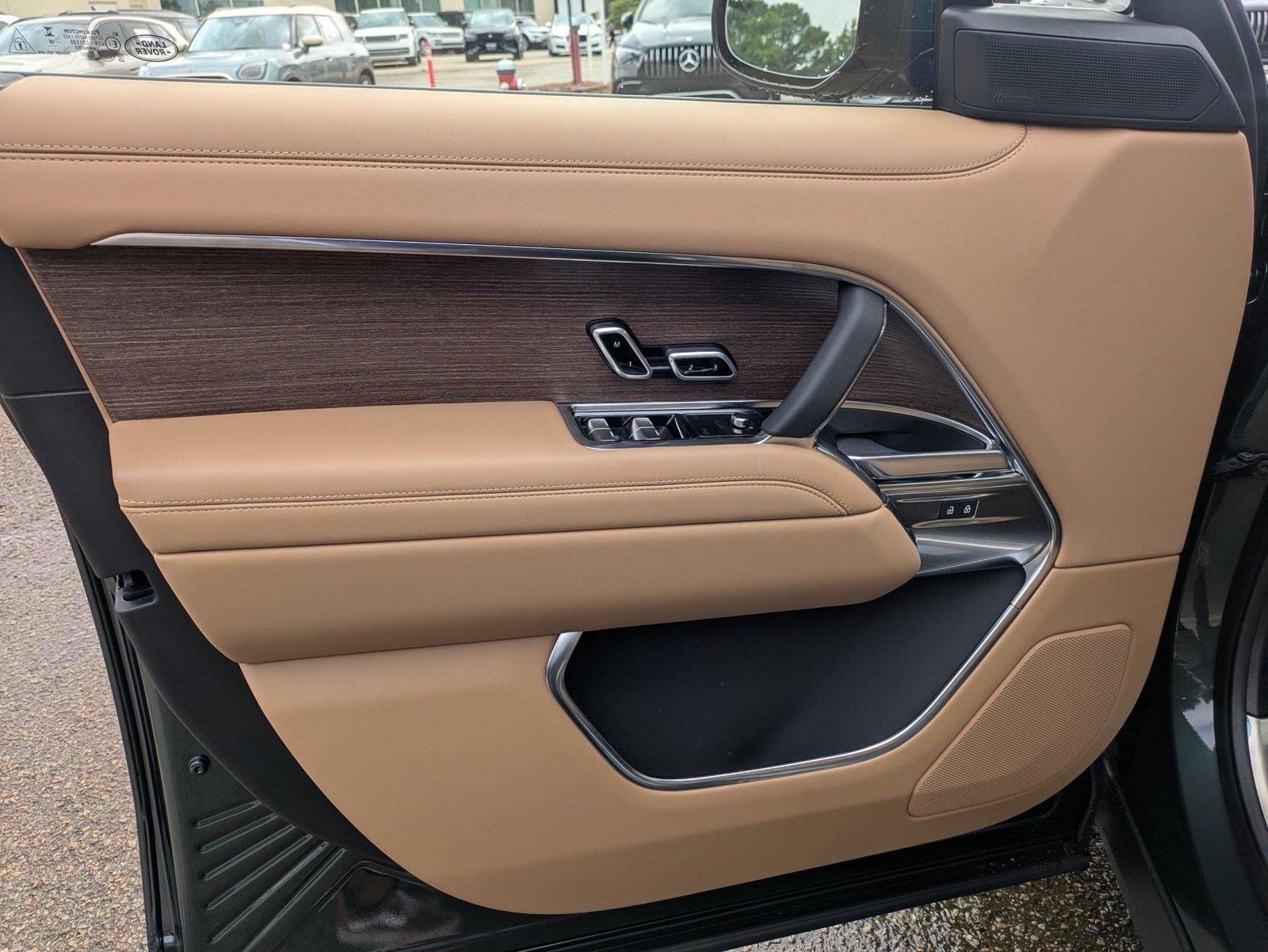 New 2026 Belgravia Green Land Rover SE image 11
