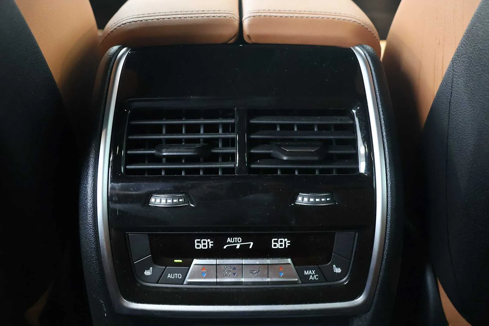 Certified Used 2024 Carbon Black Metallic BMW xDrive40i image 18