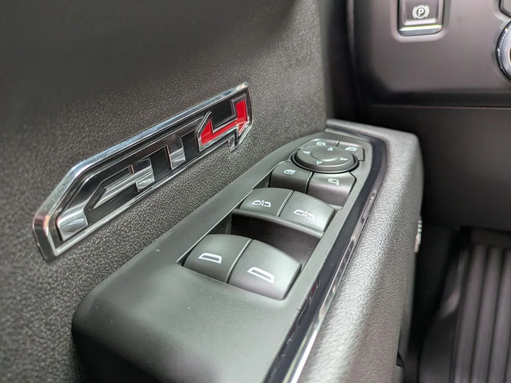 Used 2026 White GMC AT4 image 27