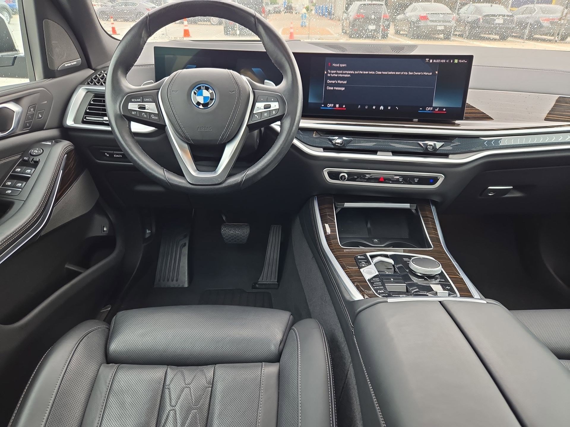 Used 2025 Alpine White BMW xDrive50e image 29