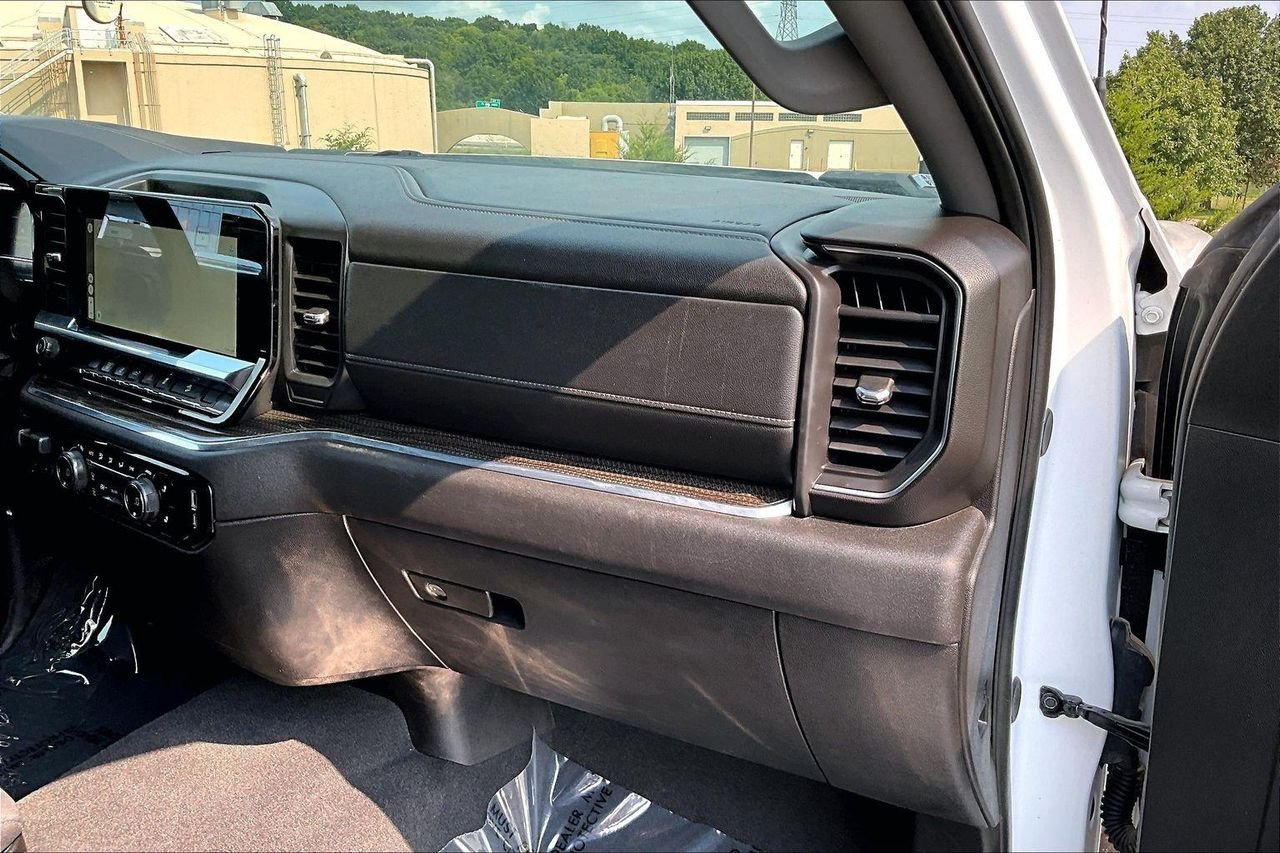 Used 2024 Summit White Chevrolet 4WD Crew Cab Standard Bed LT image 29