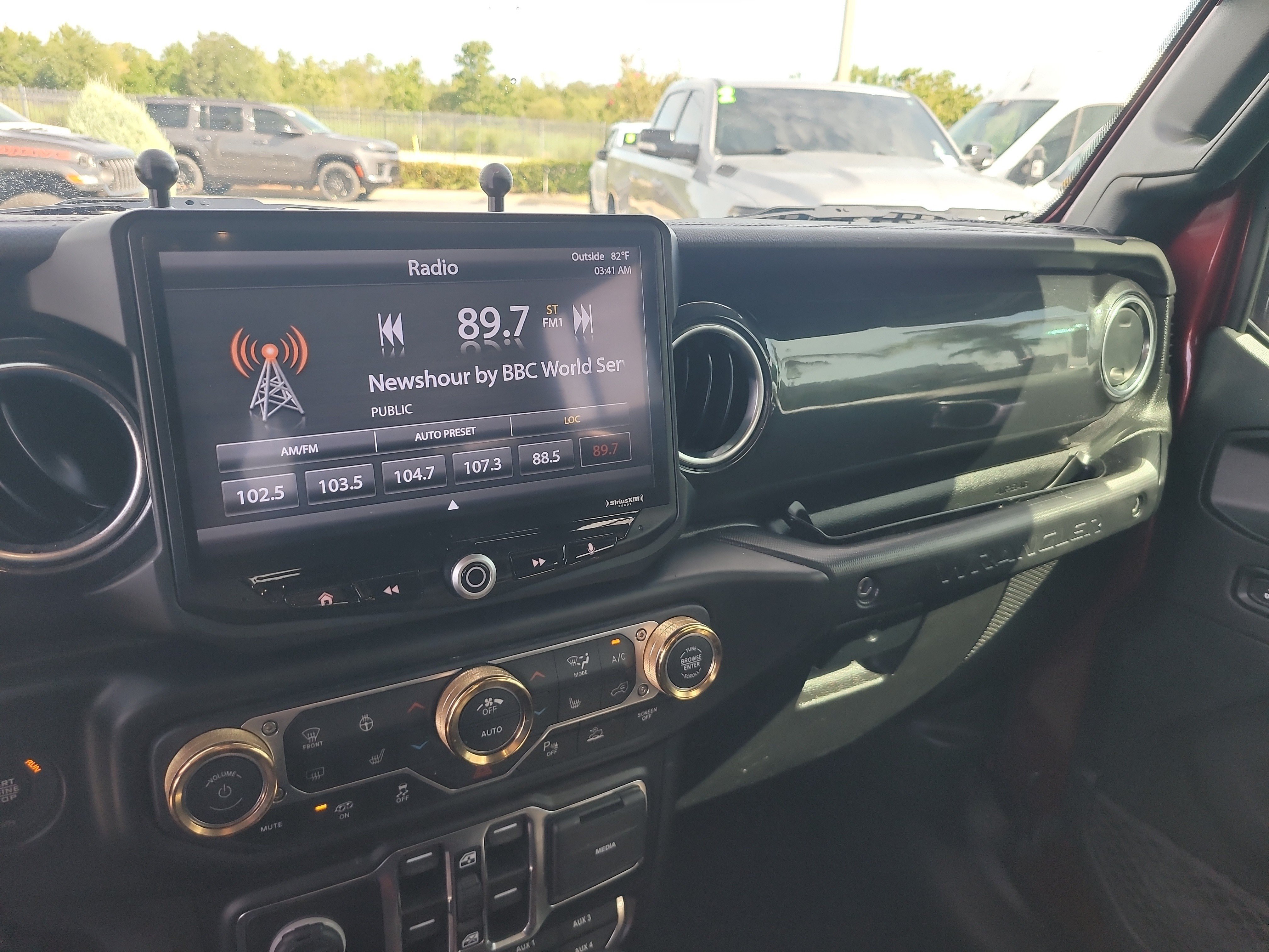 Used 2021 Snazzberry Pearlcoat Jeep Unlimited Rubicon 392 image 21