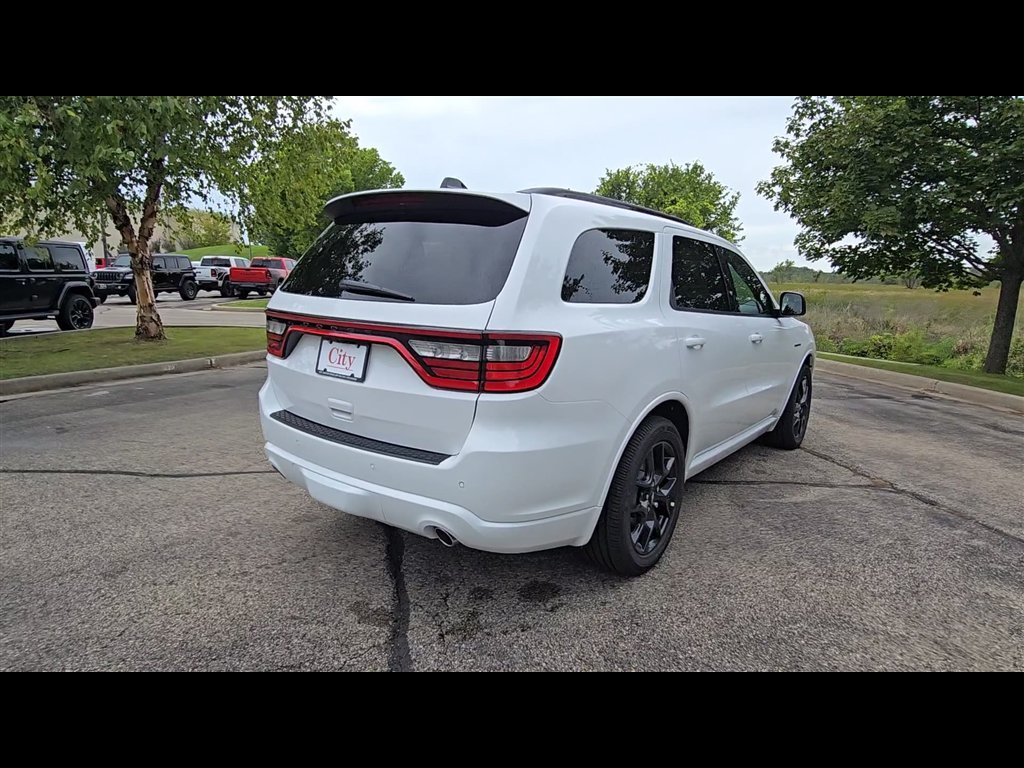 New 2027 White Knuckle Clear-Coat Exterior Paint Dodge GT HEMI image 8