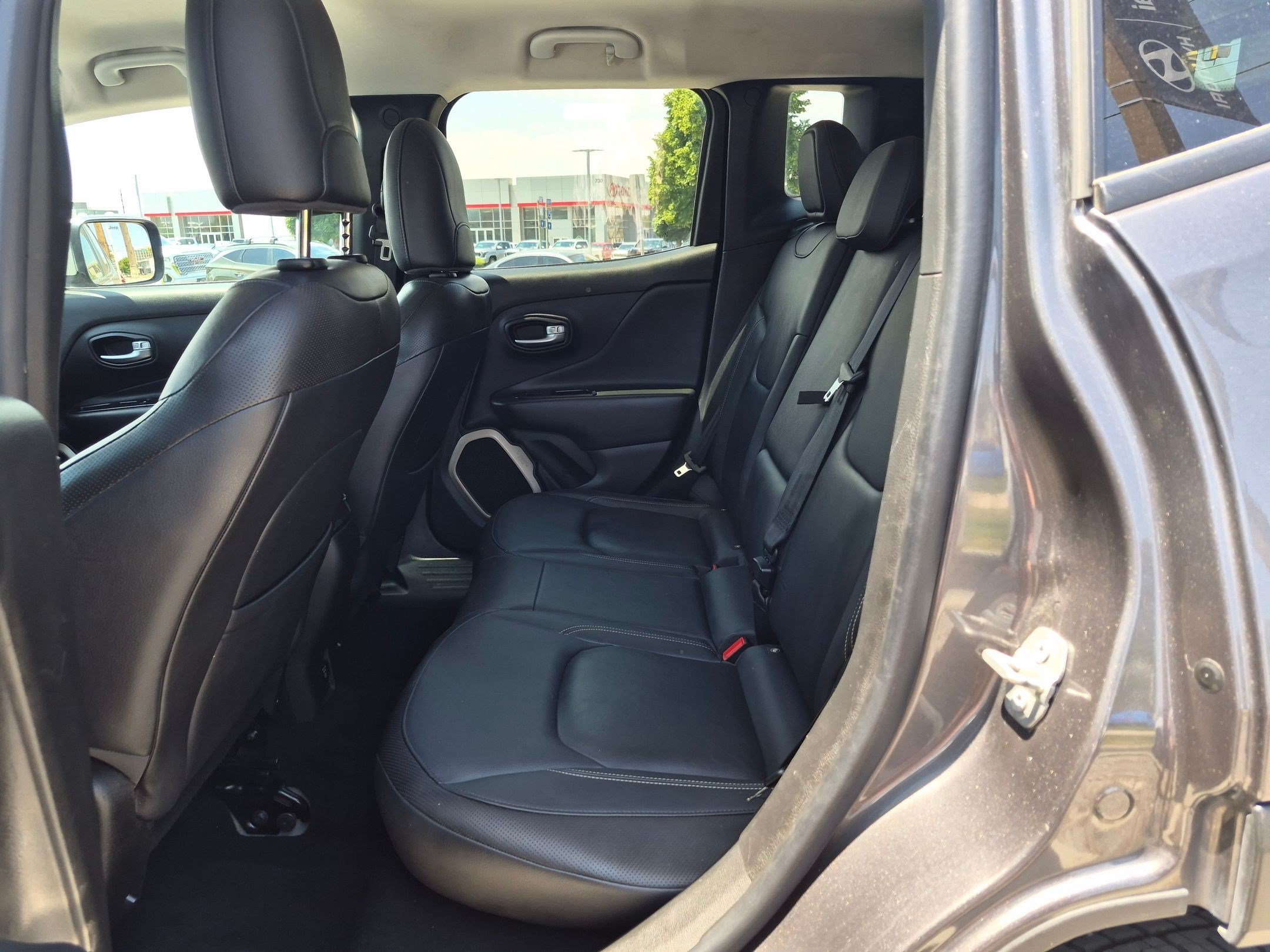 Used 2017 Granite Crystal Metallic Clearcoat Jeep Limited image 25