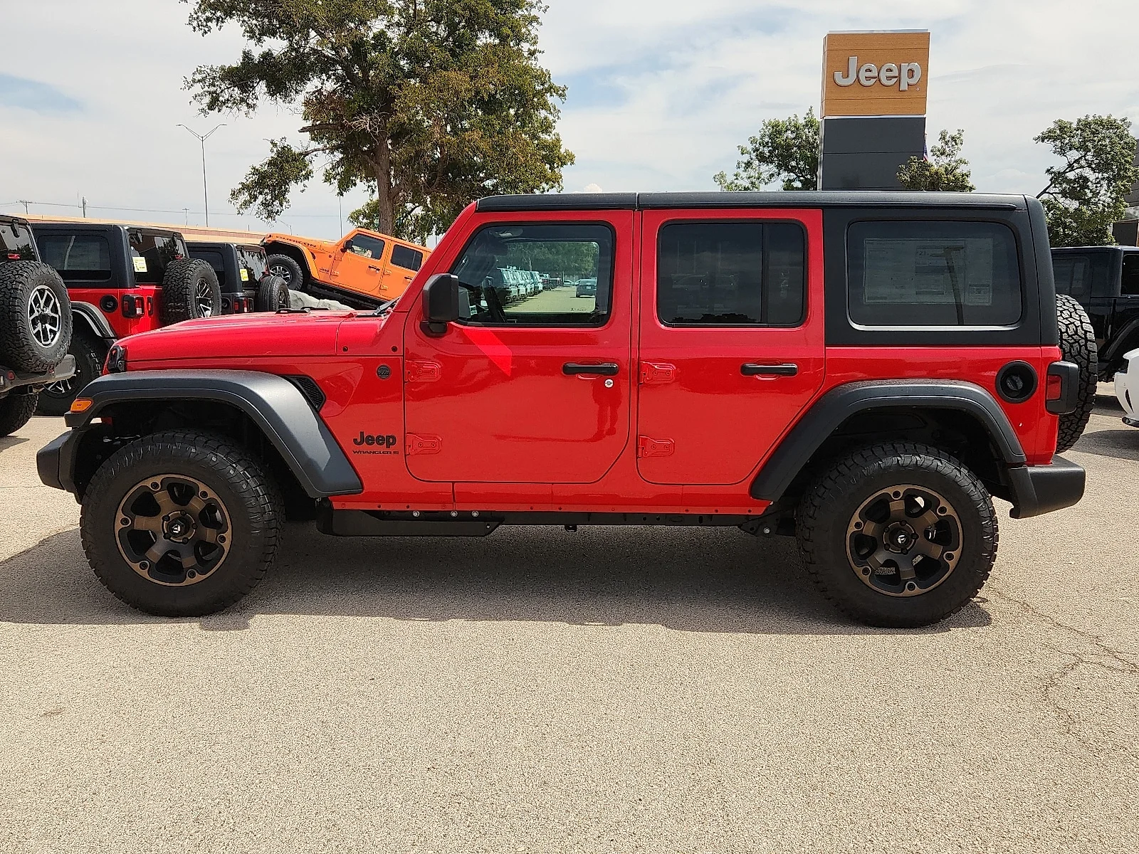 New 2026 Firecracker Red Clear-Coat  Paint Jeep 4-DOOR SPORT image 2