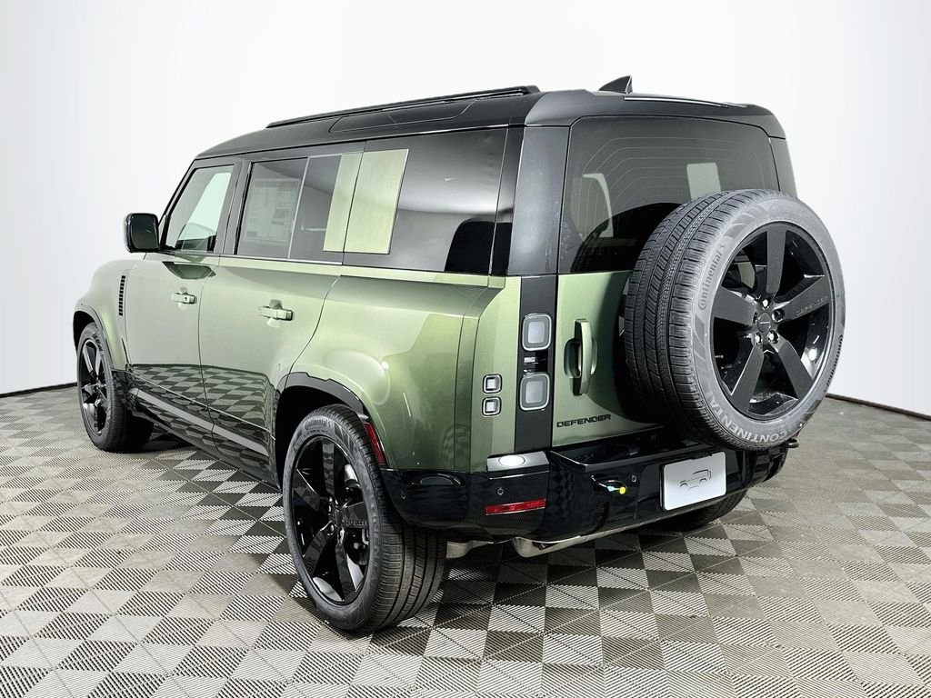 New 2026 Woolstone Green Land Rover X-Dynamic SE image 7