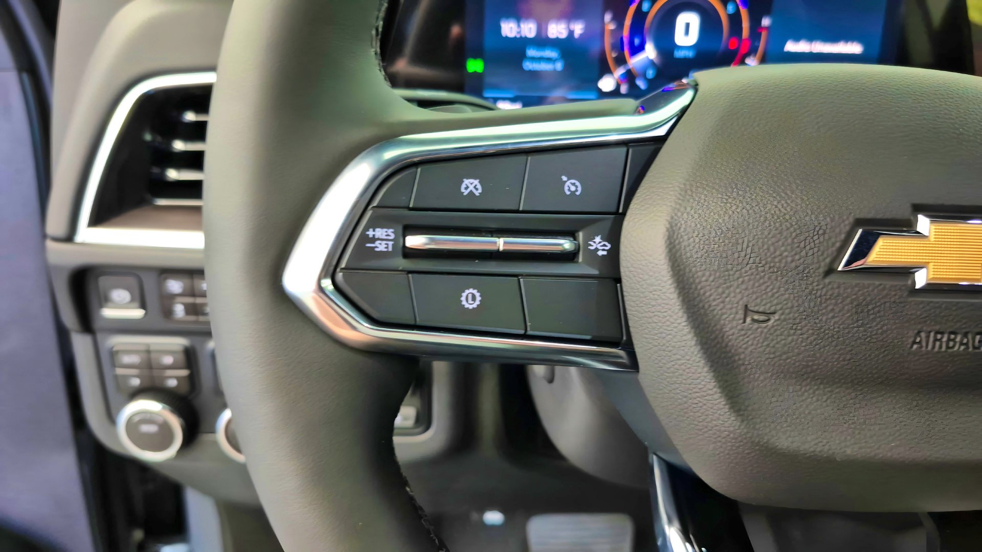 2026 Chevrolet Suburban Premier - Photo 14