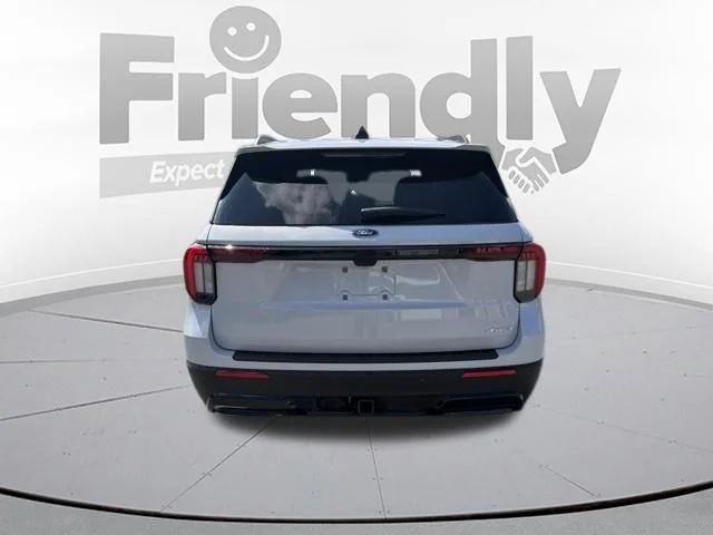 New 2026 Space White Metallic Ford ST-Line image 6