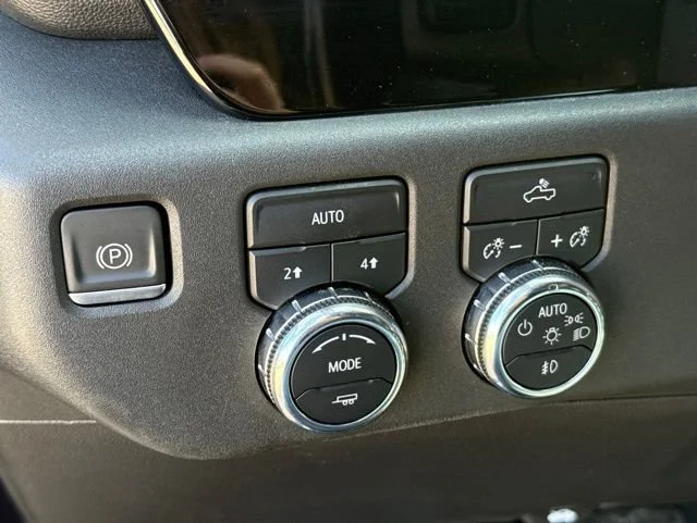Used 2022 Titanium Rush Metallic GMC Elevation image 27