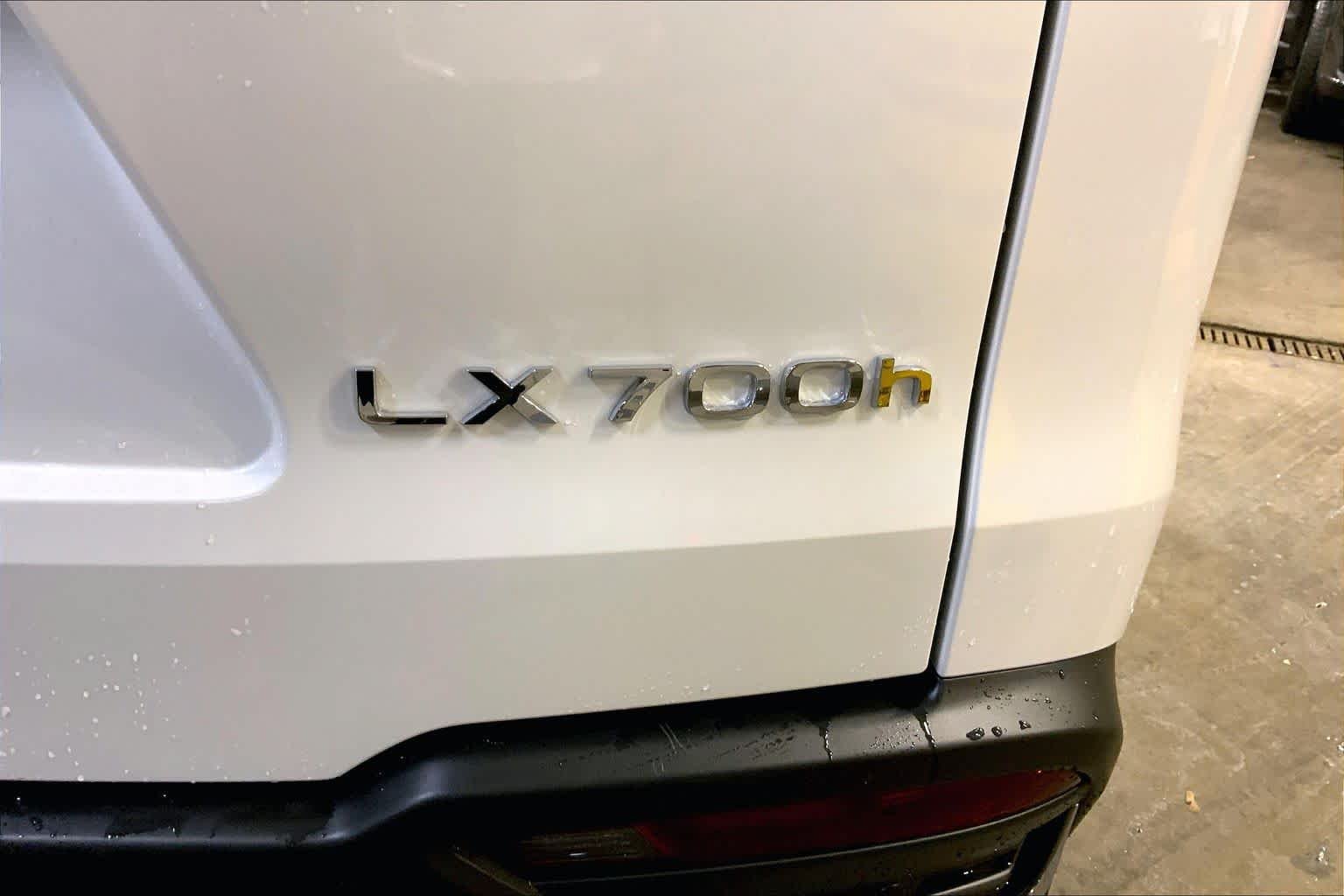 2026 Lexus LX 700h Luxury - Photo 15