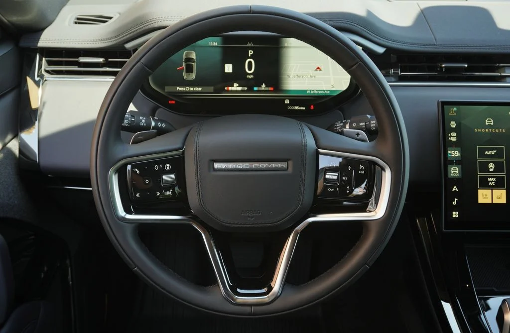 New 2026 Fuji White Land Rover SE image 17