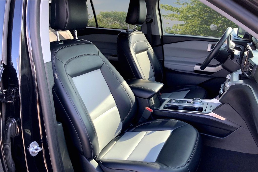 Used 2023 Black Ford XLT image 29