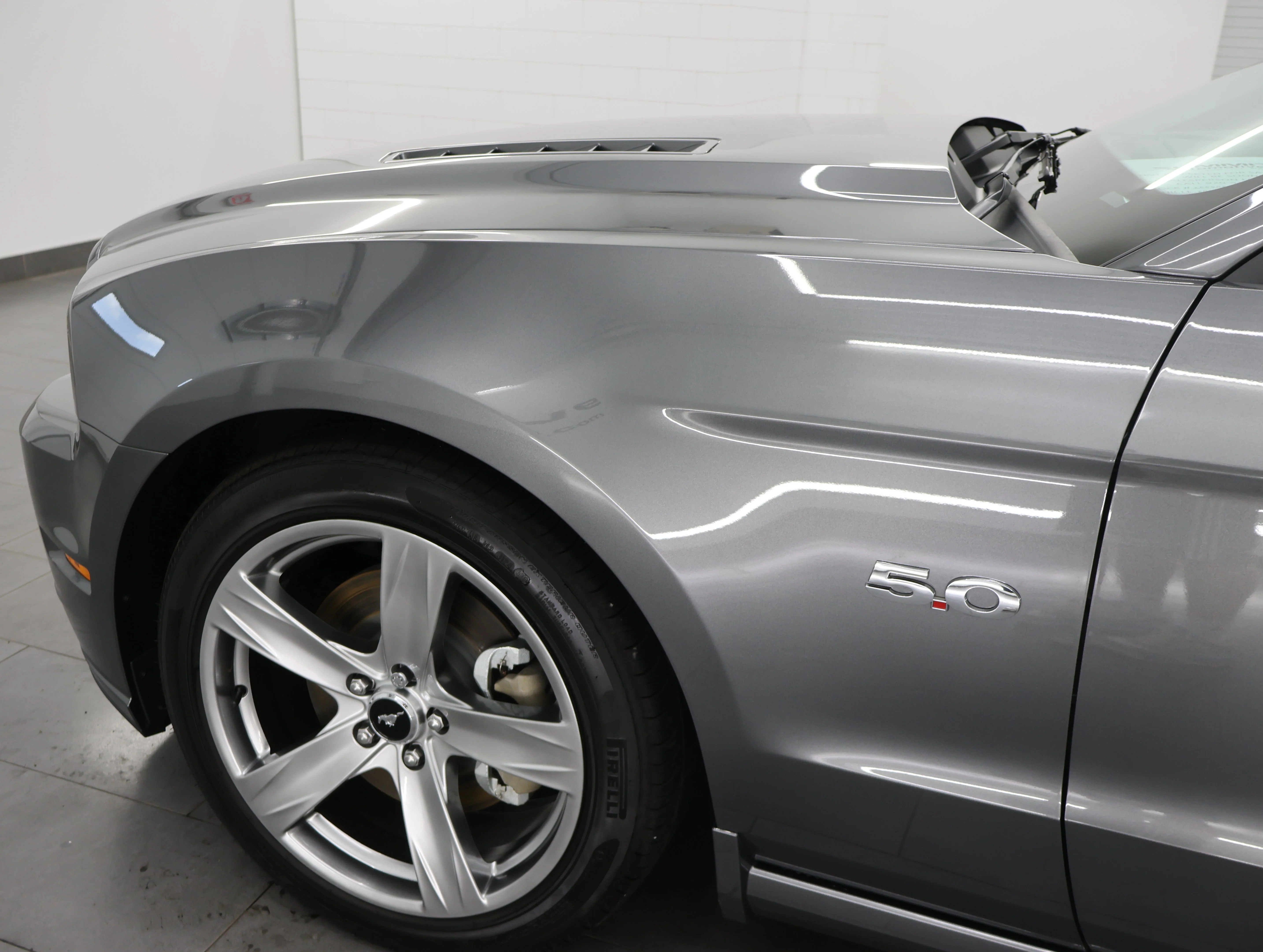 Used 2014 Sterling Gray Metallic Ford GT Premium image 31