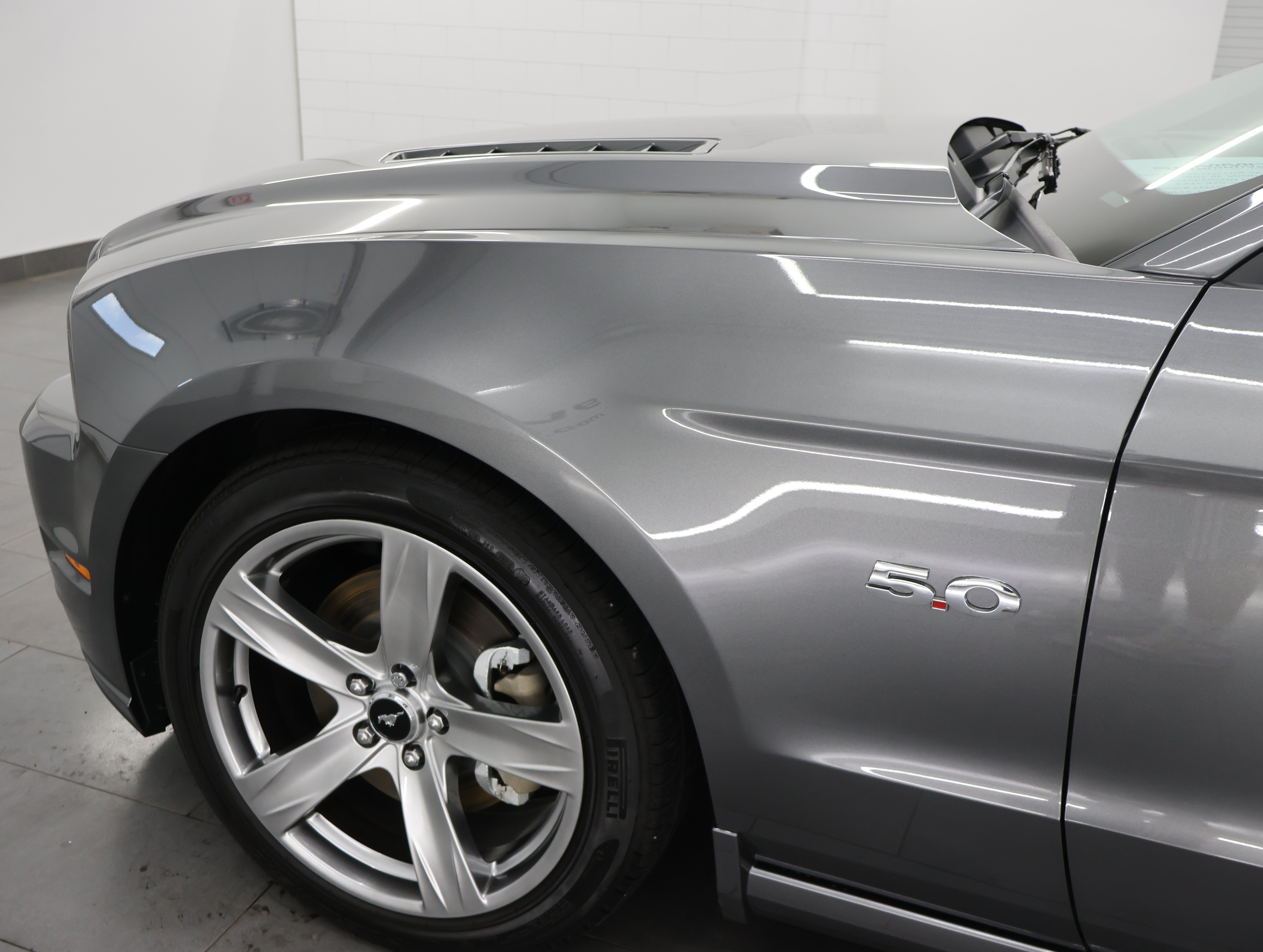 Used 2014 Sterling Gray Metallic Ford GT Premium Convertible: GT PREMIUM-CONVERTIBLE-6 SPEED STICK-HEATED LEATHER-LOW MILES image 31