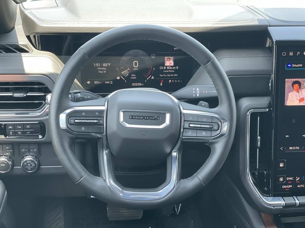 2025 GMC Yukon Denali - Photo 9