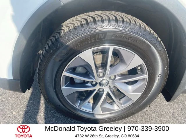 Used 2017 White Toyota XLE image 10