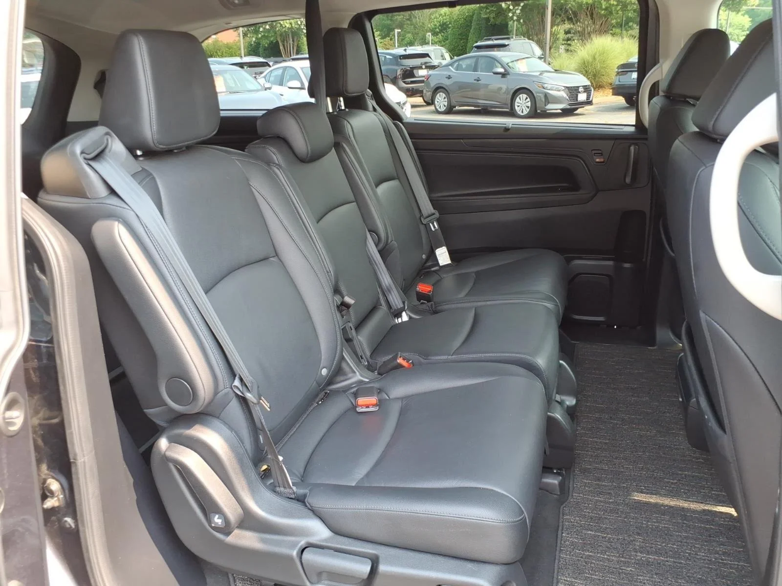 Used 2025 Crystal Black Pearl Honda EX-L image 20