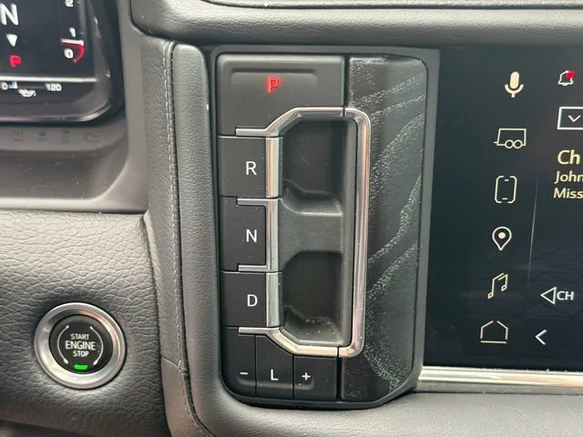Used 2023 Onyx Black GMC Denali image 32
