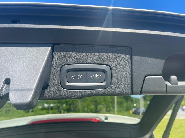 Used 2024 Silver Volvo Core Dark Theme image 10