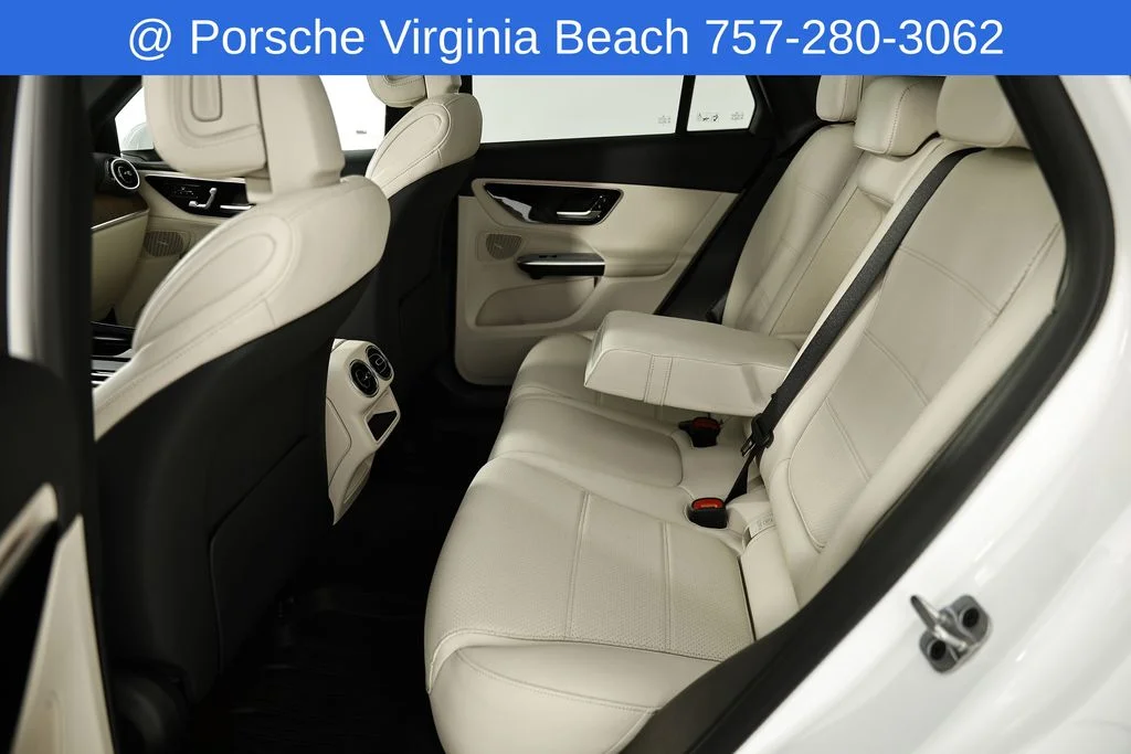 Used 2025 White Mercedes-Benz GLC 300 image 31