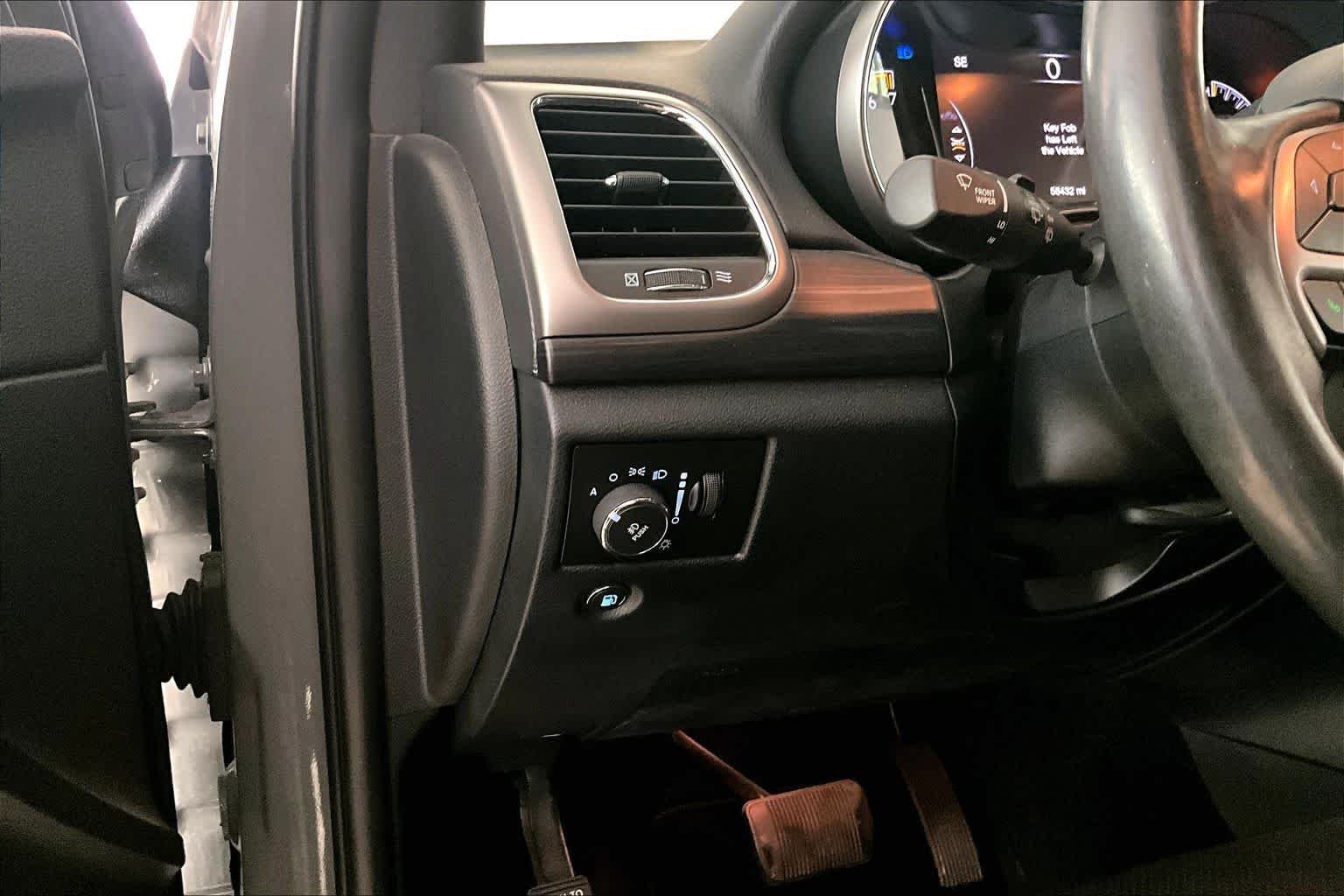 Used 2020 Sting-Gray Clearcoat Jeep Altitude image 30