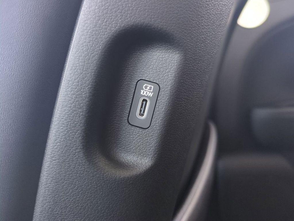 New 2026 Silver Hyundai SEL 8P image 18