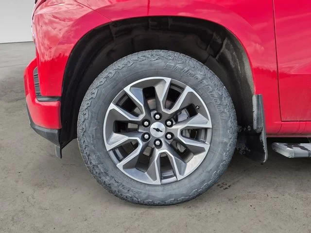 Used 2019 Red Chevrolet RST image 9