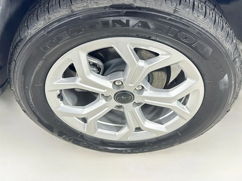 Used 2025 Blue Jeep Latitude image 38