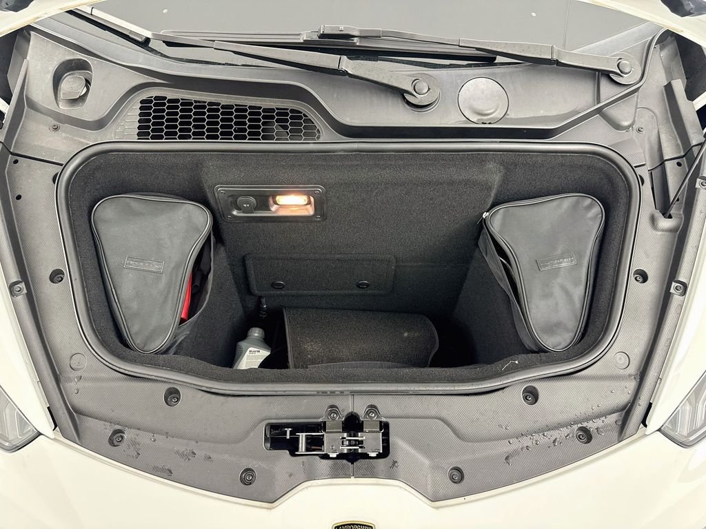 Used 2017 White Lamborghini LP580-2 image 23